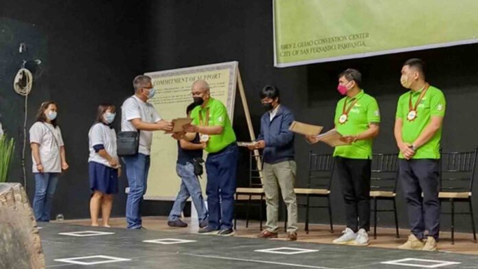 20220407-PAGEONE-Central-Luzon-Farmers.jpg