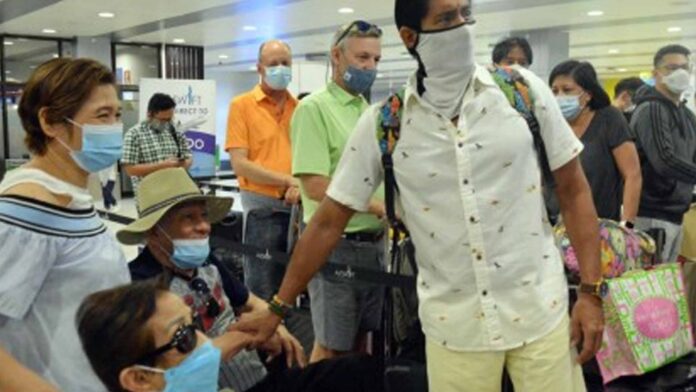 20220411-PAGEONE-face-mask.jpg