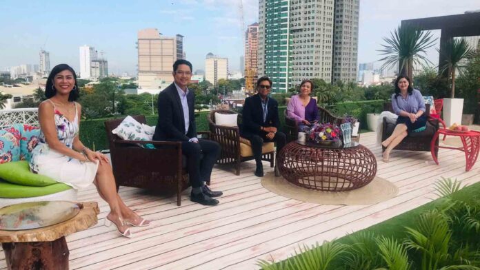 20220421-PAGEONE-Unang-Hirit-hosts-L-R-Suzi-Entrata-Abrera-Ivan-Mayrina-Arnold-Clavio-Susan-Enriquez-and-Connie-Sison.jpg