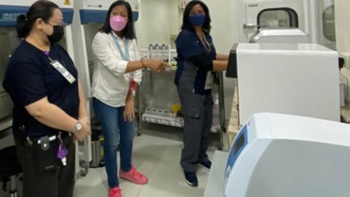 20220421-PAGEONE-molecular-lab.jpg