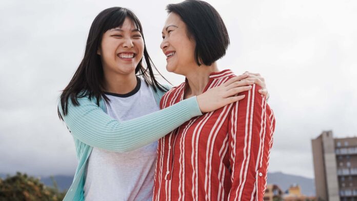 20220505-PAGEONE-Happy_Mom_with_Daughter.jpg