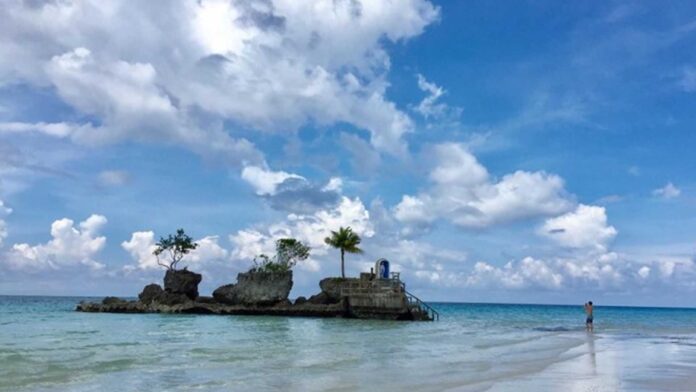 20220810-PAGEONE-Beach.jpg