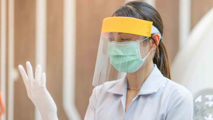 20200728-PAGEONE-Nurses.jpg