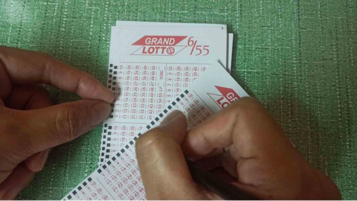 20221003-PAGEONE-Lotto.jpg
