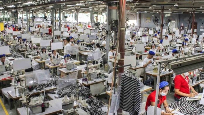 20221003-PAGEONE-Workers.jpg