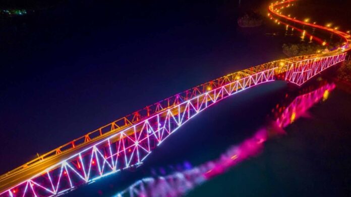 20221019-PAGEONE-San-Juanico-Bridge.jpg