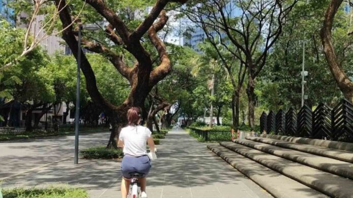 20221024-PAGEONE-Ayala-Triangle.jpg